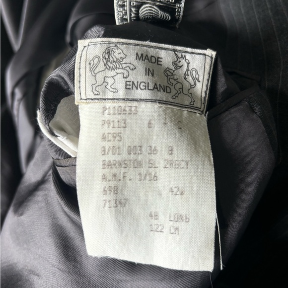 CHESTER BARRIE SAVILE ROW Barney’s New York grey pinstriped wool blazer | 48 L - Picture 12 of 13